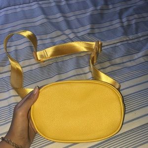 H&M yellow purse / fanny pack